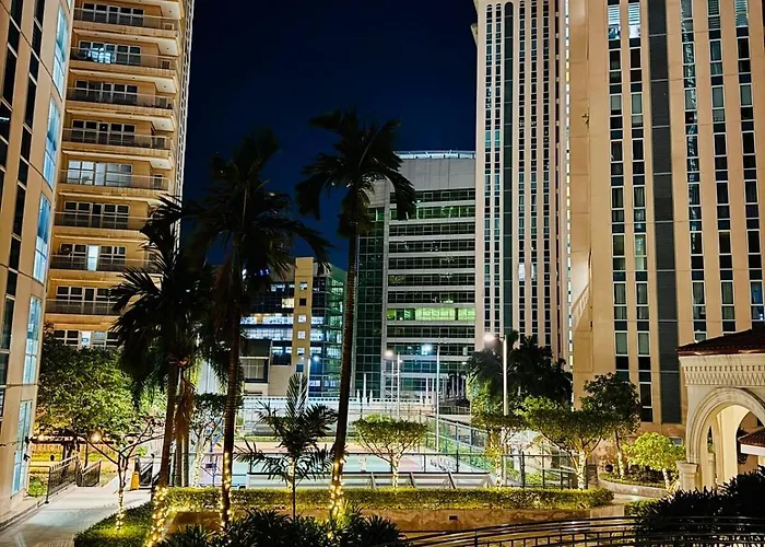 Grand Canal View Balcony Cozy Staycation Netflix *