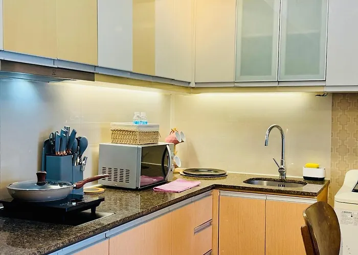 Apartment Grand Canal View Balcony Cozy Staycation Netflix *