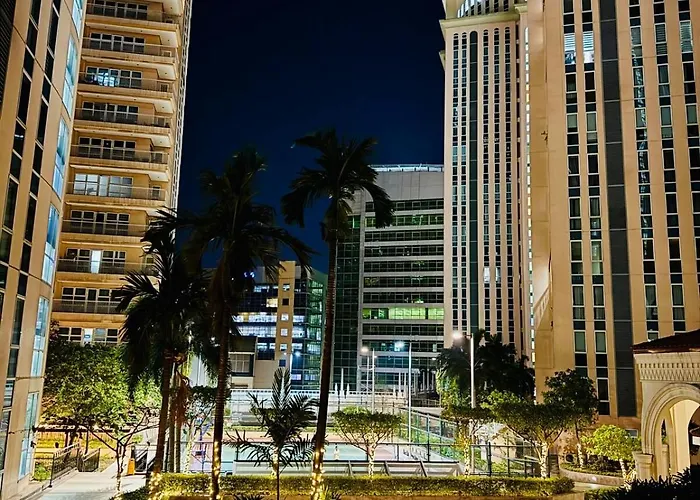 Grand Canal View Balcony Cozy Staycation Netflix Apartment