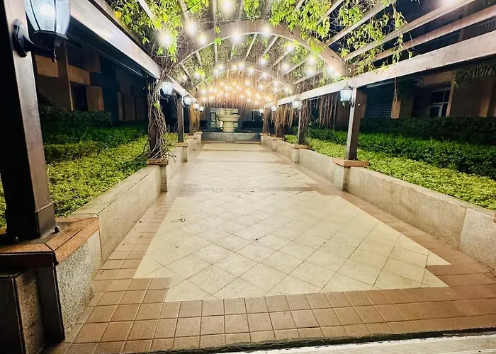 Grand Canal View Balcony Cozy Staycation Netflix Apartment Manila