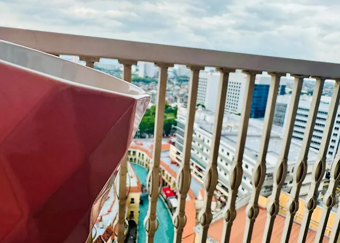 Grand Canal View Balcony Cozy Staycation Netflix *