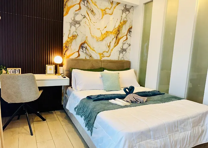 Grand Canal View Balcony Cozy Staycation Netflix * Manila