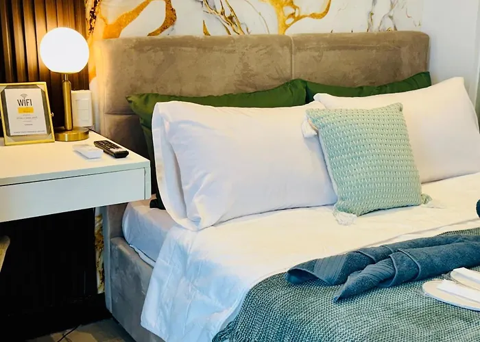 Grand Canal View Balcony Cozy Staycation Netflix Manila