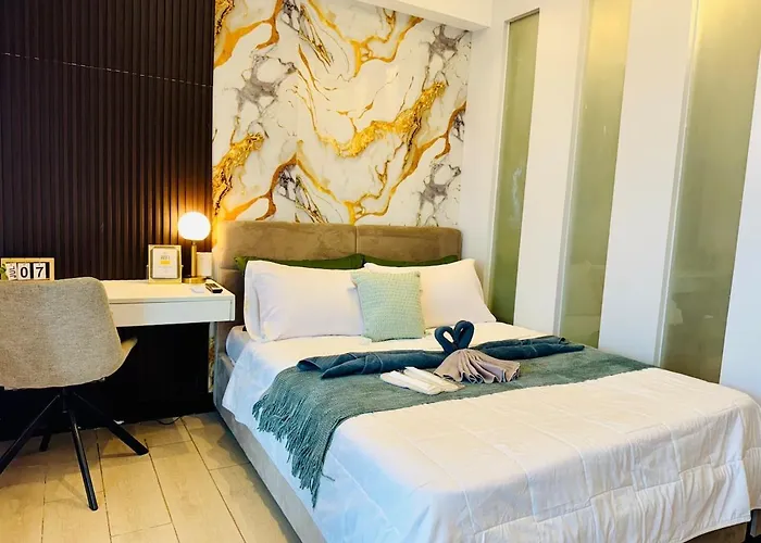 Grand Canal View Balcony Cozy Staycation Netflix * Manila