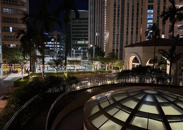 Grand Canal View Balcony Cozy Staycation Netflix * Manila
