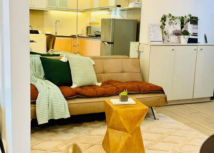 Apartment Grand Canal View Balcony Cozy Staycation Netflix *