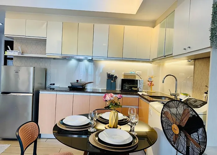 Apartment Grand Canal View Balcony Cozy Staycation Netflix *