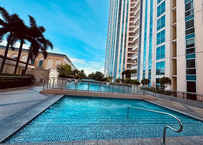 Grand Canal View Balcony Cozy Staycation Netflix Apartment Manila